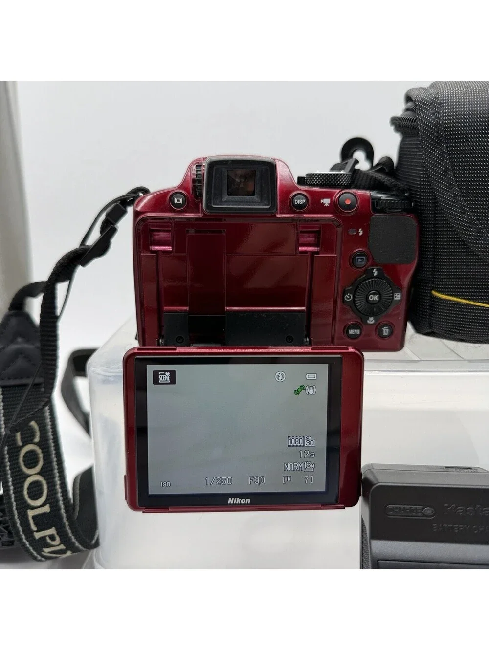 Nikon COOLPIX P510 Bridge Camera 42x Optical Zoom Full HD Built-in Flash/ Red